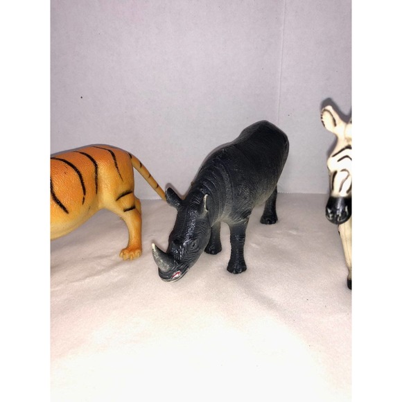 Plastic Animal Toy Bundle - Picture 3 of 6